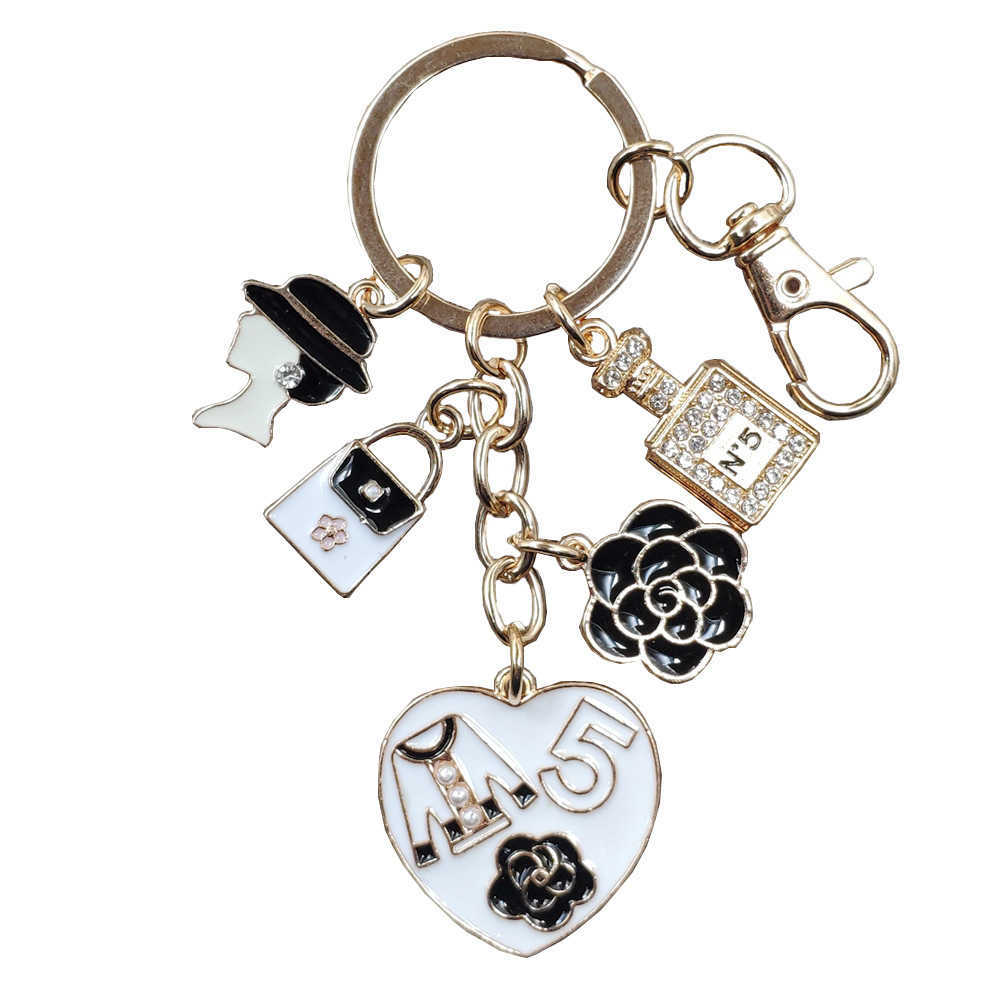 Manual Lovely Korean Style Keychain Enamel KC Gold Plated Key Ring Women Girl Sexy Lady Jewelry Mother Birthday Gift BZ047-58 G1019
Manual Lovely Korean Style Keychain Enamel KC Gold Plated Key Ring Women Girl Sexy Lady Jewelry Mother Birthday Gift BZ047-58 G1019