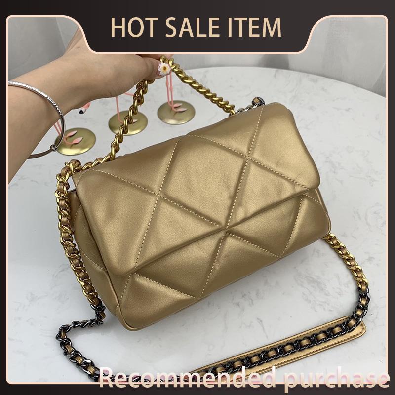 Purses Handbags Bag Luxurys Designer Genuine Maxi Flap Bag 19 Shoulder Bags Women Crossbody Leather Fashion Quality Top With Box Kvsvt, Red
Purses Handbags Bag Luxurys Designer Genuine Maxi Flap Bag 19 Shoulder Bags Women Crossbody Leather Fashion Quality Top With Box Kvsvt, Red