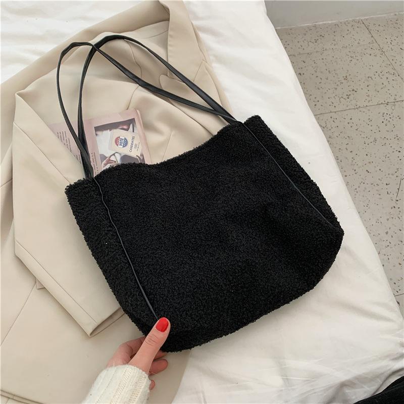 2021 New Arrivals Women's Shoulder Bag Woollen Solid Female Cute Design Versatile Women Casual Bucket Bags, Black
2021 New Arrivals Women's Shoulder Bag Woollen Solid Female Cute Design Versatile Women Casual Bucket Bags, Black