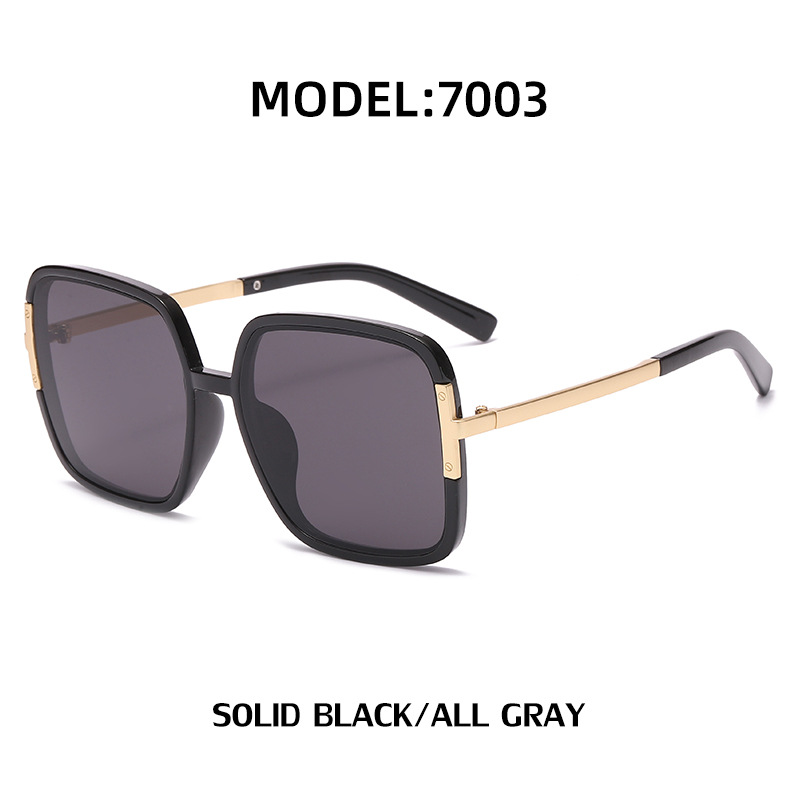 Fashion sunglasses for women European American Big box net red same paragraph ins Beige frame brown shades T shaped metal design Peacock blue trendy sunglasses
Fashion sunglasses for women European American Big box net red same paragraph ins Beige frame brown shades T shaped metal design Peacock blue trendy sunglasses