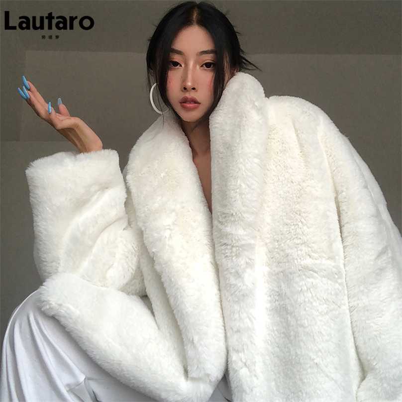 Lautaro Winter Oversized Thick Warm White Fluffy Faux Fur Coat Women Long Sleeve Loose Casual Stylish Korean Fashion Streetwear 211123