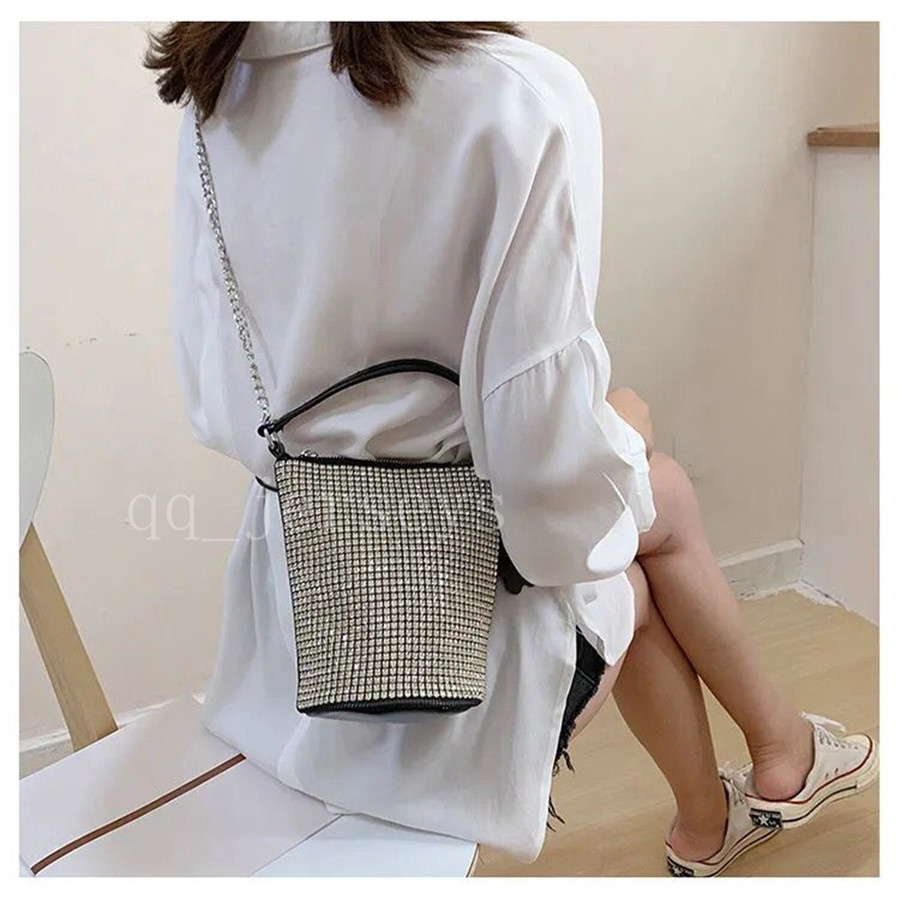 Diamond Bucket Bags Cross body Designers Handbag Luxurys High Quality Ladies Bag Shoulder Women Purse Fashion, No bags
Diamond Bucket Bags Cross body Designers Handbag Luxurys High Quality Ladies Bag Shoulder Women Purse Fashion, No bags