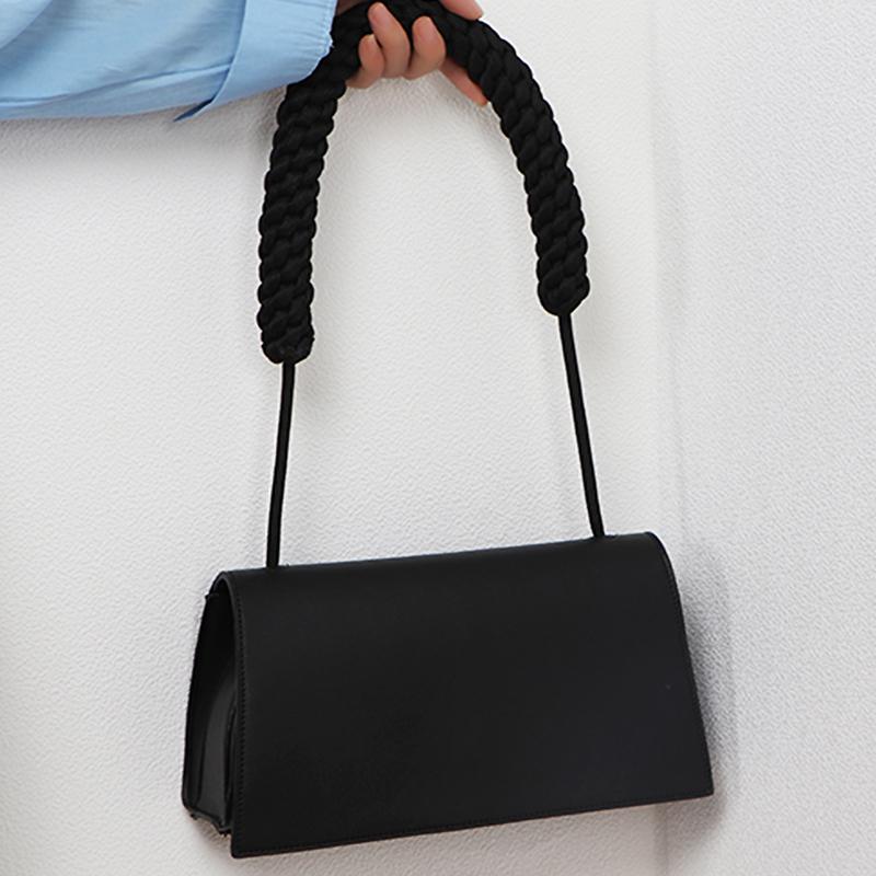 Woven Shoulder Strap Ladies Handbag Niche Design Female Square Bag Senior Shoulder Bag for Women 2021 Trend PU Leather Purses, Black
Woven Shoulder Strap Ladies Handbag Niche Design Female Square Bag Senior Shoulder Bag for Women 2021 Trend PU Leather Purses, Black