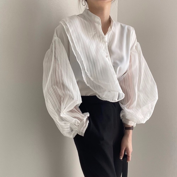 [EWQ] Spring New Stand Collar Chic Pearl Button Loose Perspective Mesh Stitching Lantern Sleeve Shirt Women Blouse Blusas 210225