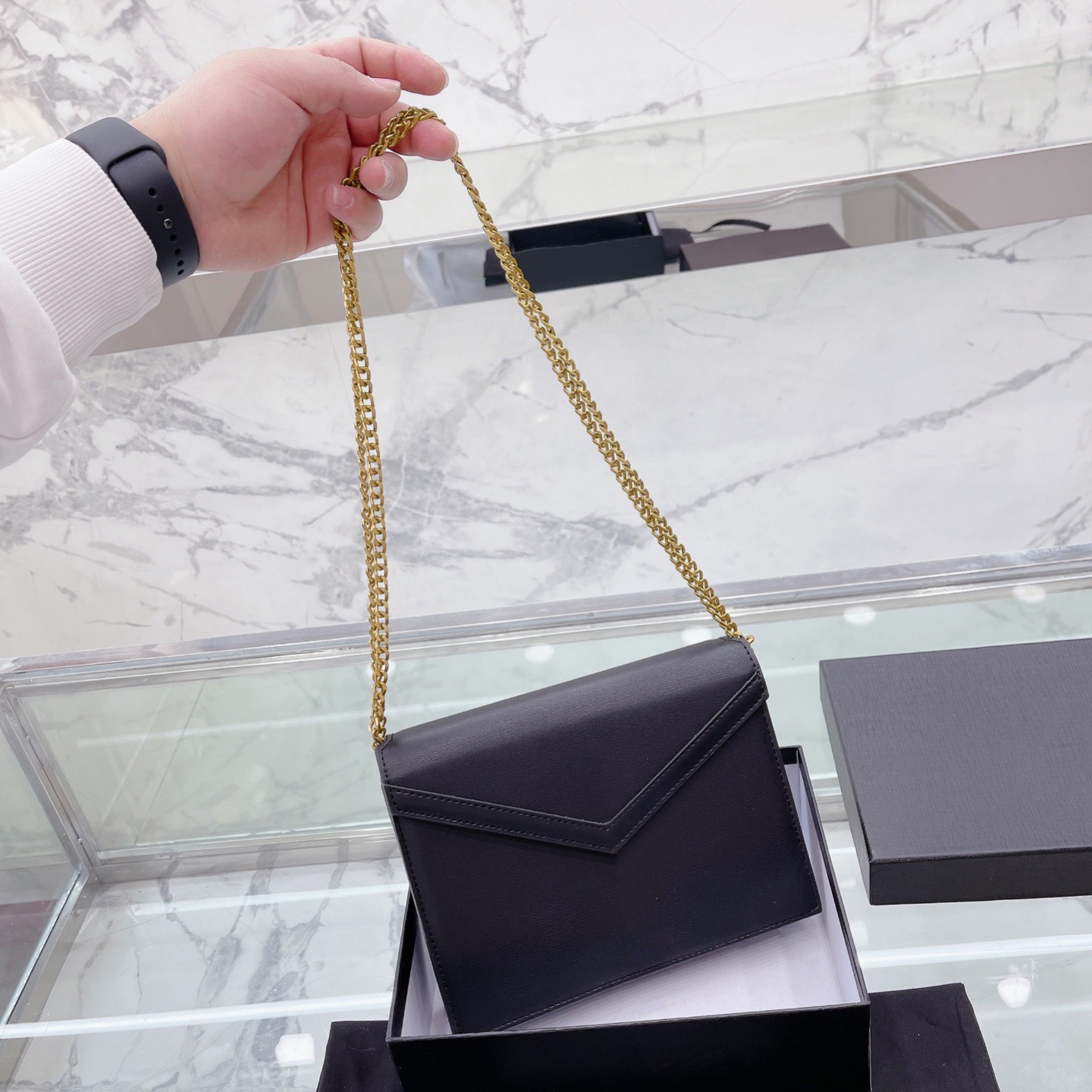 2022 luxury handbags shoulder Cross body bag Bestselling LOULOU designer brand metal Chain high quality clamshell messenger bags gift box Dust bag wholesale, White
2022 luxury handbags shoulder Cross body bag Bestselling LOULOU designer brand metal Chain high quality clamshell messenger bags gift box Dust bag wholesale, White
