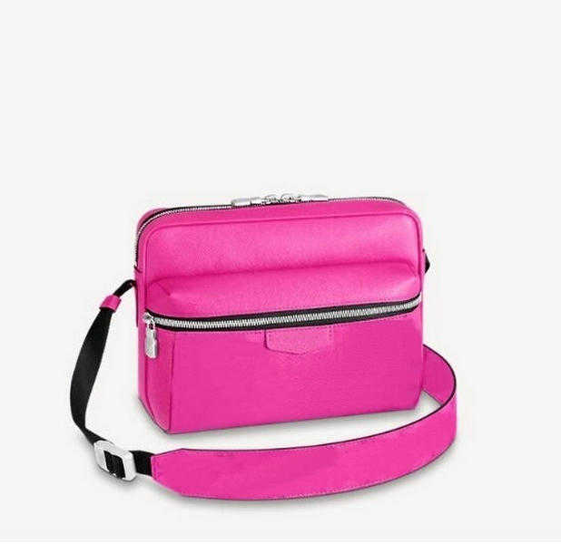 Men OUTDOOR Messenger Bags Crossbody Shoulder Square Trip Leather Bag Famous Tote Postman Mens Designers M30233 M30243 M30749 M30239, Others
Men OUTDOOR Messenger Bags Crossbody Shoulder Square Trip Leather Bag Famous Tote Postman Mens Designers M30233 M30243 M30749 M30239, Others