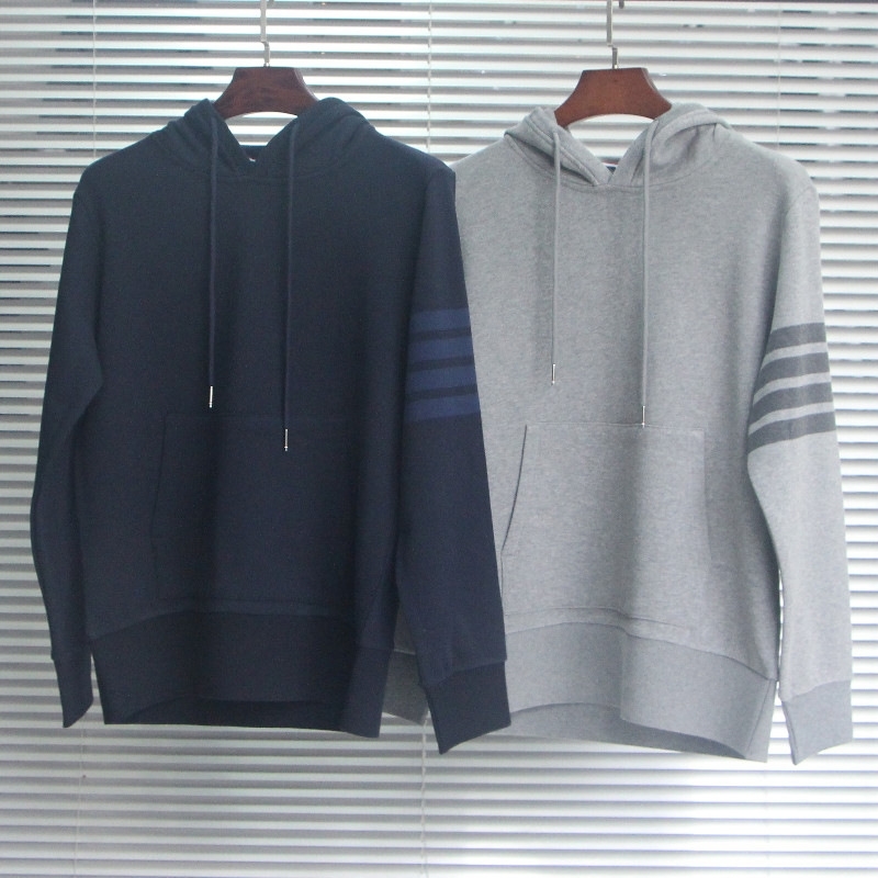 2021 autumn new TB Pullover yarn dyed sweater men's and women's cotton sports trendy couple loose Hoodie, Black
2021 autumn new TB Pullover yarn dyed sweater men's and women's cotton sports trendy couple loose Hoodie, Black