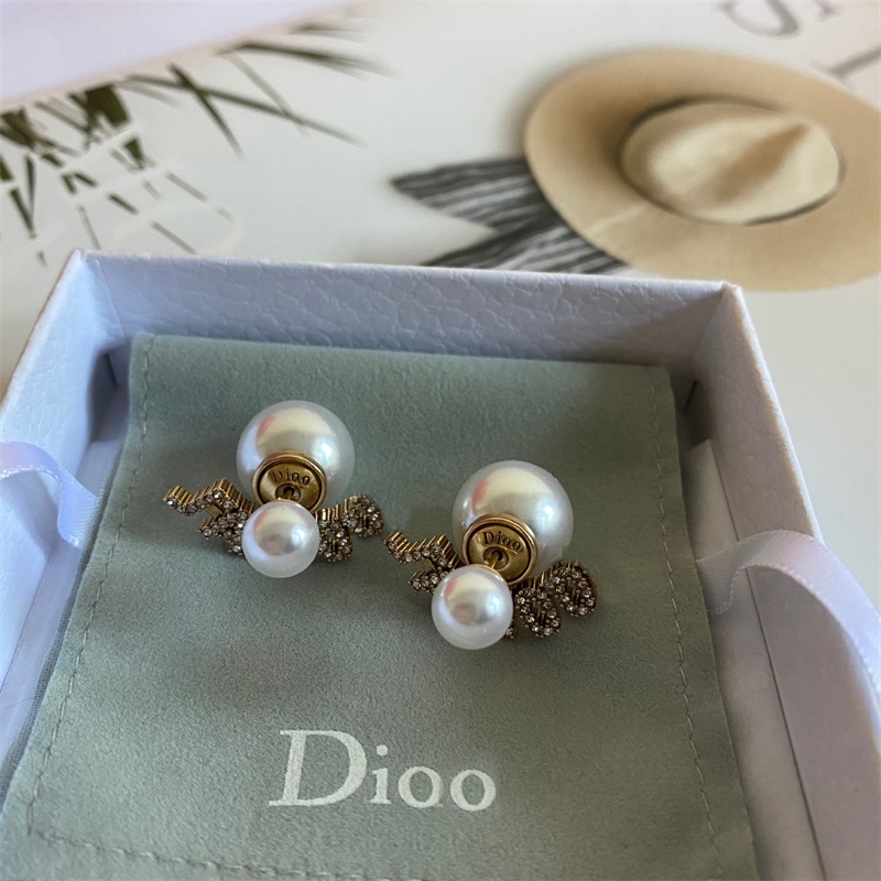 Dijia / DJIA JA letter full diamond size Pearl Earrings Jewelry women's simple personality front and back pearl Design Earringsk2, Golden
Dijia / DJIA JA letter full diamond size Pearl Earrings Jewelry women's simple personality front and back pearl Design Earringsk2, Golden
