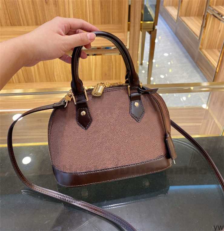 2021 Leather Shell CrossBody Shoulder bolsos mujeres Bags Bags handbags 2021 Bag Fashion Women High Quality Luxurys de las
2021 Leather Shell CrossBody Shoulder bolsos mujeres Bags Bags handbags 2021 Bag Fashion Women High Quality Luxurys de las