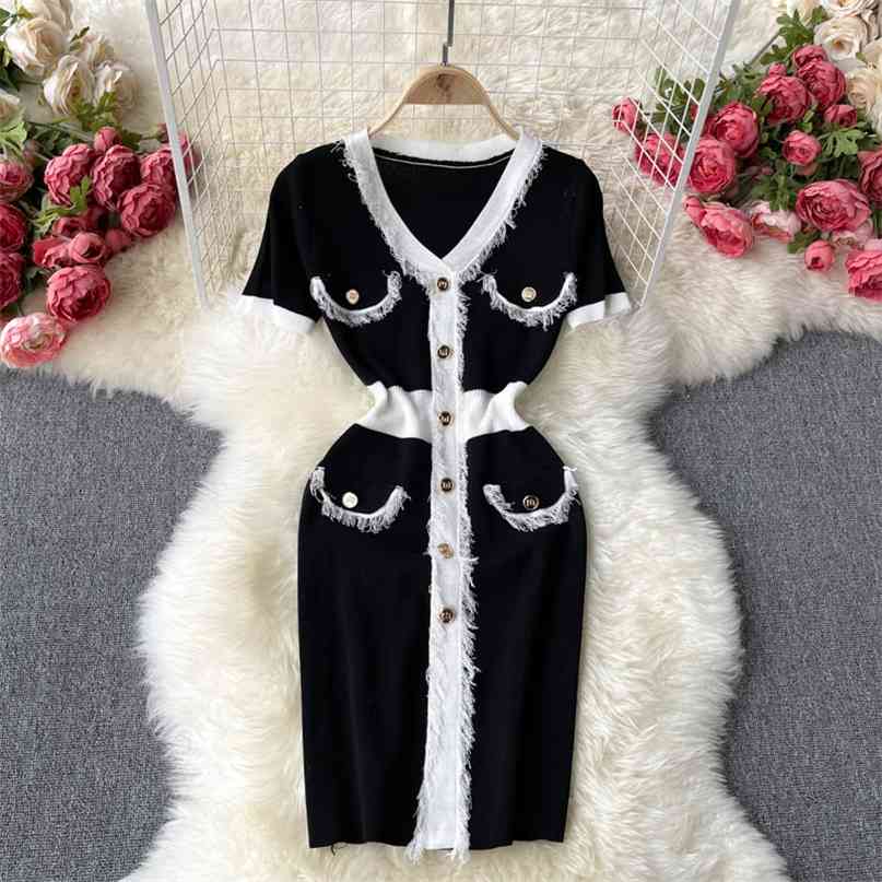 Knit Dress Women Korean Fashion Color Match V-neck Short Sleeve Summer Elegant Buttons Tassels Work Party Mini 210603, White
Knit Dress Women Korean Fashion Color Match V-neck Short Sleeve Summer Elegant Buttons Tassels Work Party Mini 210603, White