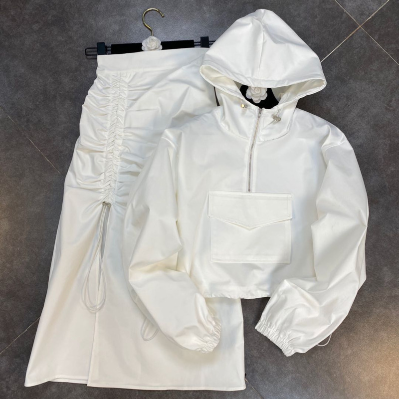 Spring Arrivals Short Solid Color Long Sleeve Hooded Pocket Pleated Fashion Buttocks Skirt Two Piece Set MZ779 210525, White
Spring Arrivals Short Solid Color Long Sleeve Hooded Pocket Pleated Fashion Buttocks Skirt Two Piece Set MZ779 210525, White