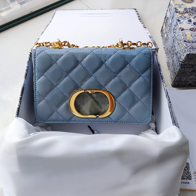 TOP quality crossbody bag checker plaid patent leather handbag Women Luxurys Designers Bags 2021 Classic Fashion gold chain small flap p, Single shot not sold 
TOP quality crossbody bag checker plaid patent leather handbag Women Luxurys Designers Bags 2021 Classic Fashion gold chain small flap p, Single shot not sold