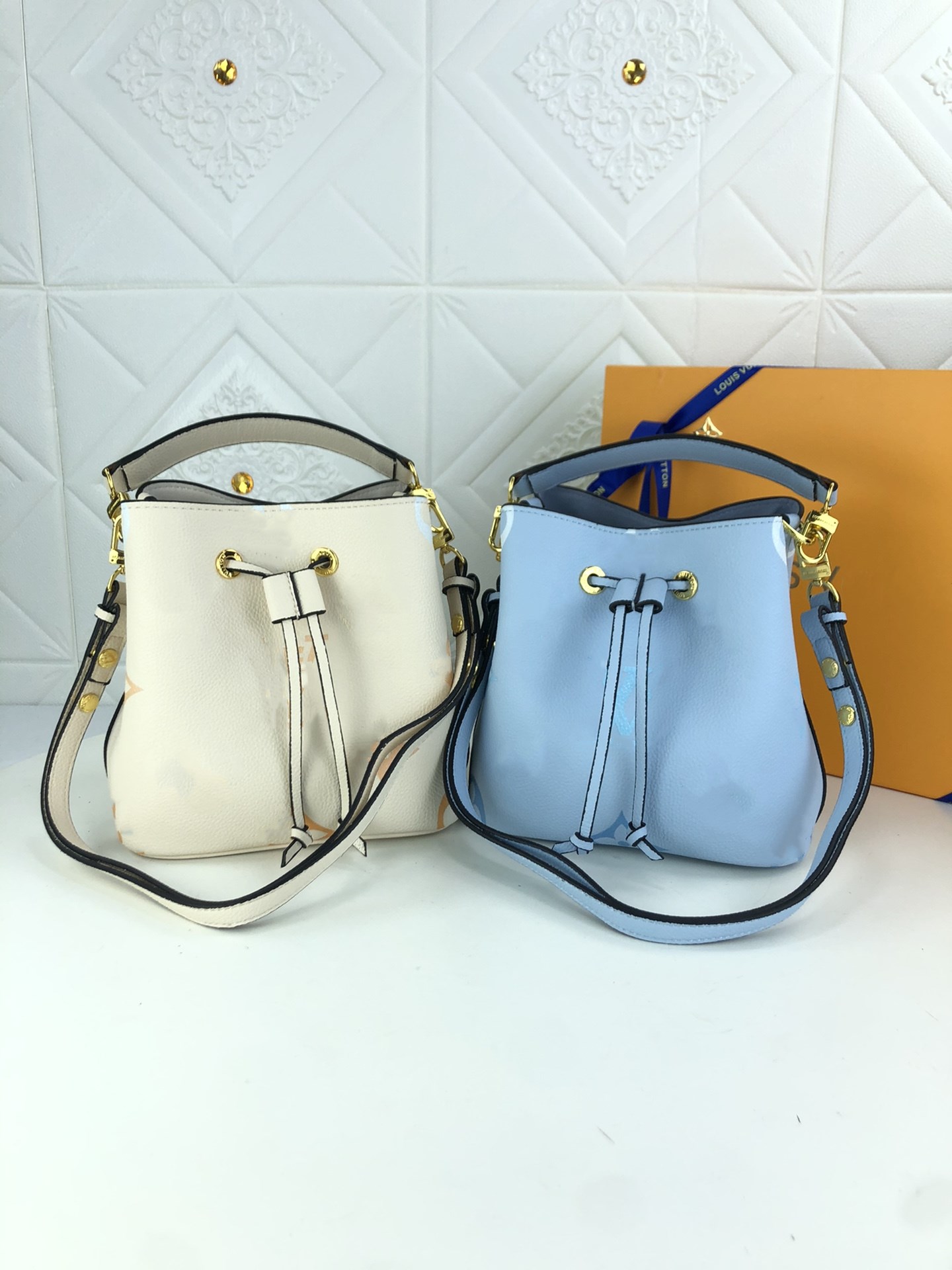 2021 Designer Famous handbags genuine leather NEONOE shoulder bags Noe leather bucket bag women flower printing crossbody bag purse
2021 Designer Famous handbags genuine leather NEONOE shoulder bags Noe leather bucket bag women flower printing crossbody bag purse