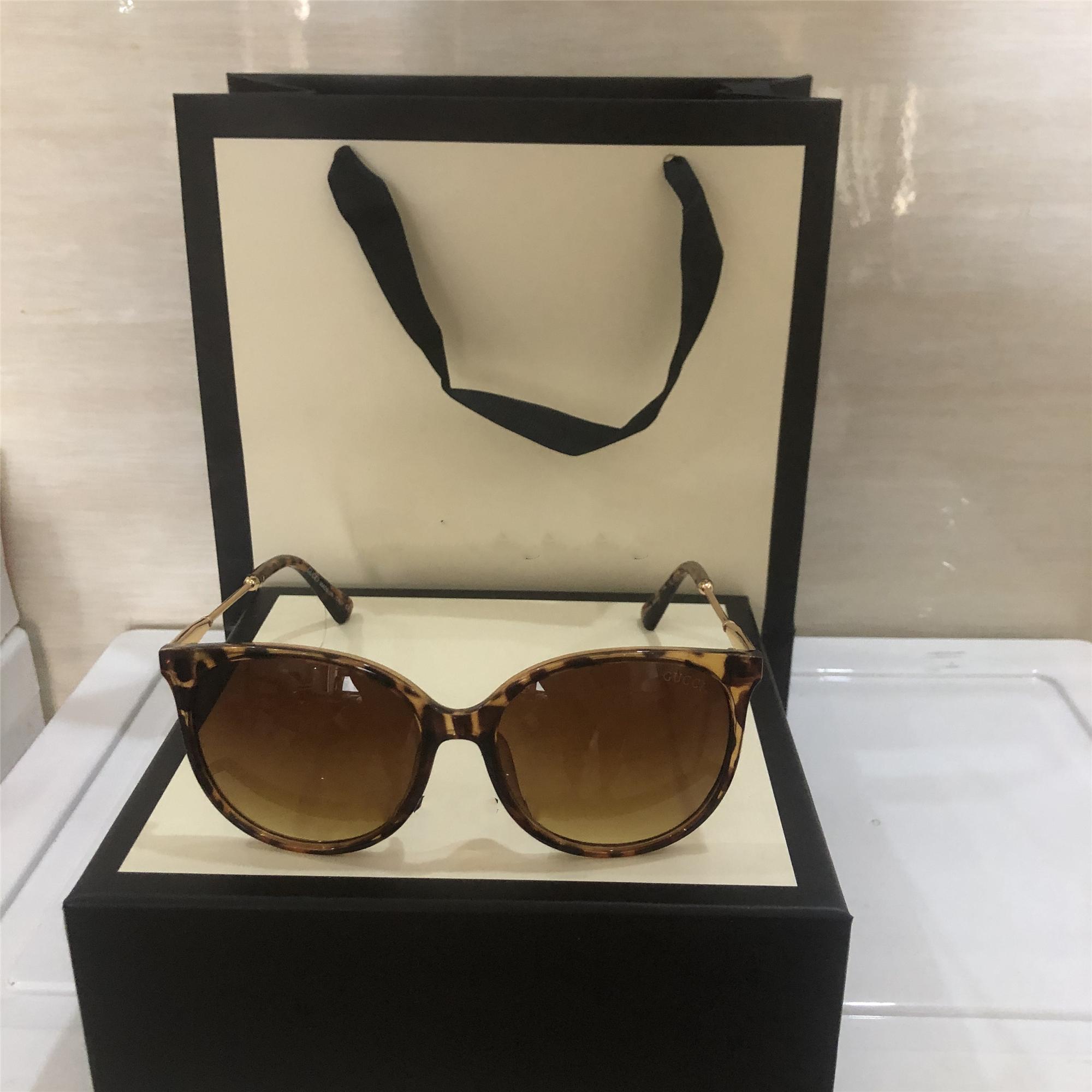 2021 1719 Designer Sunglass Women Eyeglasses Outdoor Shades PC Frame Fashion Classic Lady Sun glasses Mirrors for Womens Luxury Sunglasses, White;black
2021 1719 Designer Sunglass Women Eyeglasses Outdoor Shades PC Frame Fashion Classic Lady Sun glasses Mirrors for Womens Luxury Sunglasses, White;black