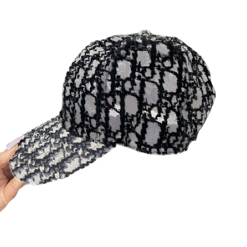 Classic Solid Cotton Street Hats Baseball Cap Ball Caps for Man Woman Patch Adjustable Hat Beanies Dome Canvas material Sun Hat with box, Blue;gray
Classic Solid Cotton Street Hats Baseball Cap Ball Caps for Man Woman Patch Adjustable Hat Beanies Dome Canvas material Sun Hat with box, Blue;gray