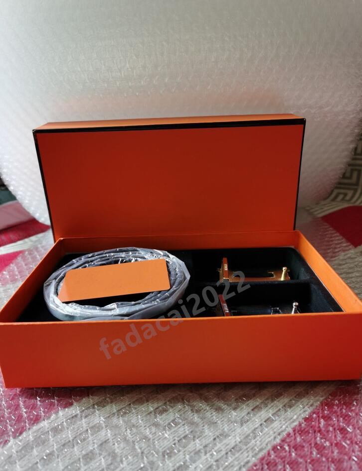 top Big buckle genuine leather belt box designer men women high quality mens belts AAAAA18
top Big buckle genuine leather belt box designer men women high quality mens belts AAAAA18