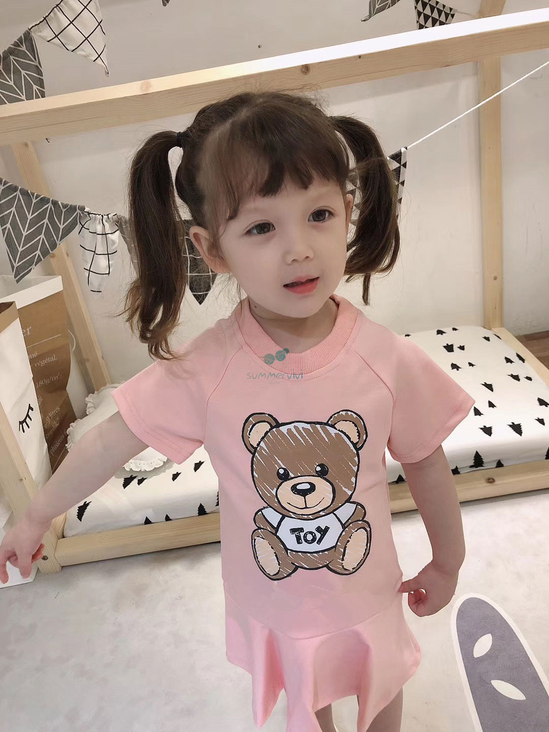Girls cartoon bear printed short sleeve dress summer new children letter printed falbala dress kids cotton clothing A6116, Pink
Girls cartoon bear printed short sleeve dress summer new children letter printed falbala dress kids cotton clothing A6116, Pink