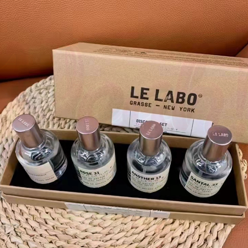 Newest as gift High Quality perfume set 4*30ml Le Labo Santal Rose The Noir Another Long lasting Fragrance with 4 in 1 box packing Fast Delivery
Newest as gift High Quality perfume set 4*30ml Le Labo Santal Rose The Noir Another Long lasting Fragrance with 4 in 1 box packing Fast Delivery