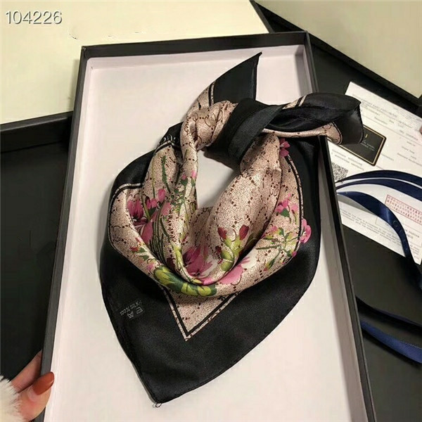2021 Silky comfortable beautiful and elegant women spring and summer silk scarves 50*50cm letter square scarf without box free shipping, Blue;gray
2021 Silky comfortable beautiful and elegant women spring and summer silk scarves 50*50cm letter square scarf without box free shipping, Blue;gray
