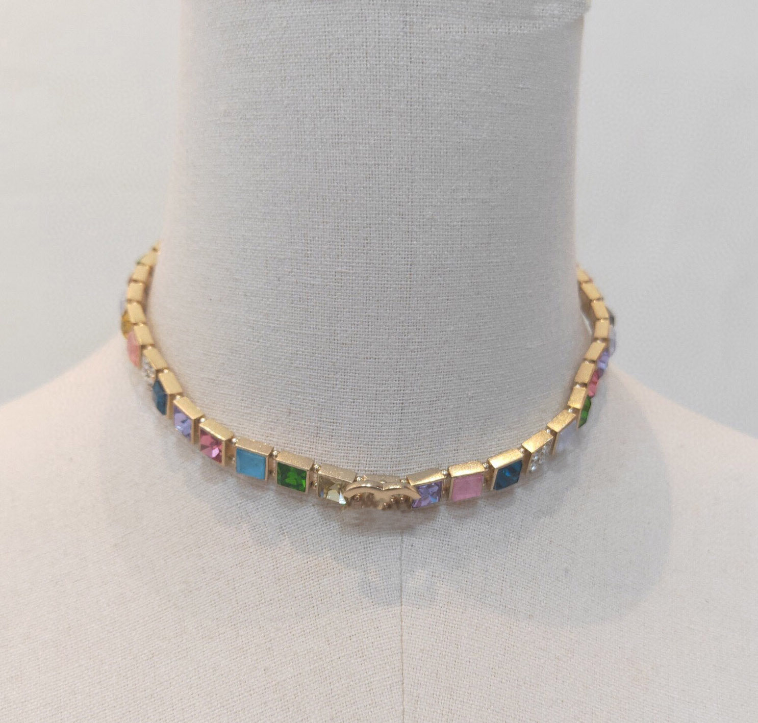 2022 Top quality charm bracelet with square shape and colorful crystal design in 18k gold plated for women engagement jewelry gift have box stamp PS3194
2022 Top quality charm bracelet with square shape and colorful crystal design in 18k gold plated for women engagement jewelry gift have box stamp PS3194