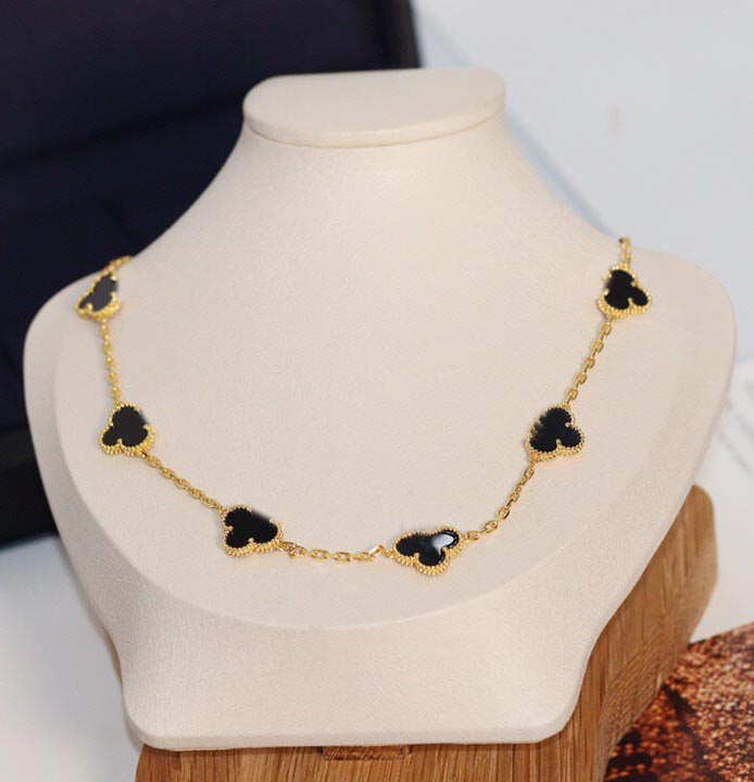 S925 silver Luxury quality 10pcs flowers pendant necklace in 1.5cm with white shell and red black agate WEB092
S925 silver Luxury quality 10pcs flowers pendant necklace in 1.5cm with white shell and red black agate WEB092