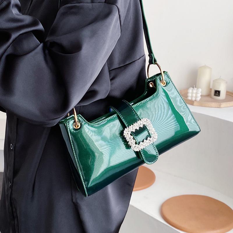 Elegant Female Tote bag 2021 Fashion New Quality Patent Leather Women's Designer Handbag Diamond Lock Portable Shoulder Bags, Black
Elegant Female Tote bag 2021 Fashion New Quality Patent Leather Women's Designer Handbag Diamond Lock Portable Shoulder Bags, Black