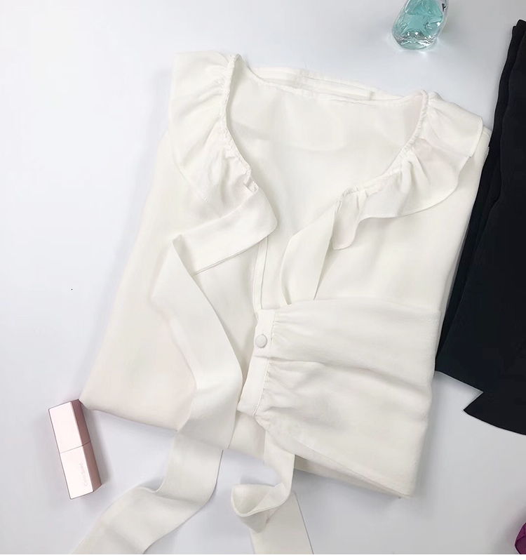 2021 New 100% Seda Novas Mulheres Branco Camisa Preta Lao Fita Plissado Pescoo Blusa Doce Elegante Topo 3nti, Black
2021 New 100% Seda Novas Mulheres Branco Camisa Preta Lao Fita Plissado Pescoo Blusa Doce Elegante Topo 3nti, Black