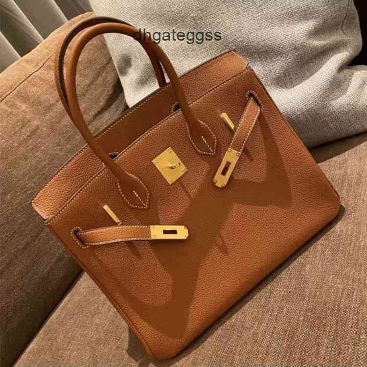 Designers Handbags Herme 35CM 30CM 25CM Fashion purse Women Totes Shoulder bags Stamped Lock Cowskin Genuine leather Handbag Scarf Horse Charm High quality 2021, Red
Designers Handbags Herme 35CM 30CM 25CM Fashion purse Women Totes Shoulder bags Stamped Lock Cowskin Genuine leather Handbag Scarf Horse Charm High quality 2021, Red