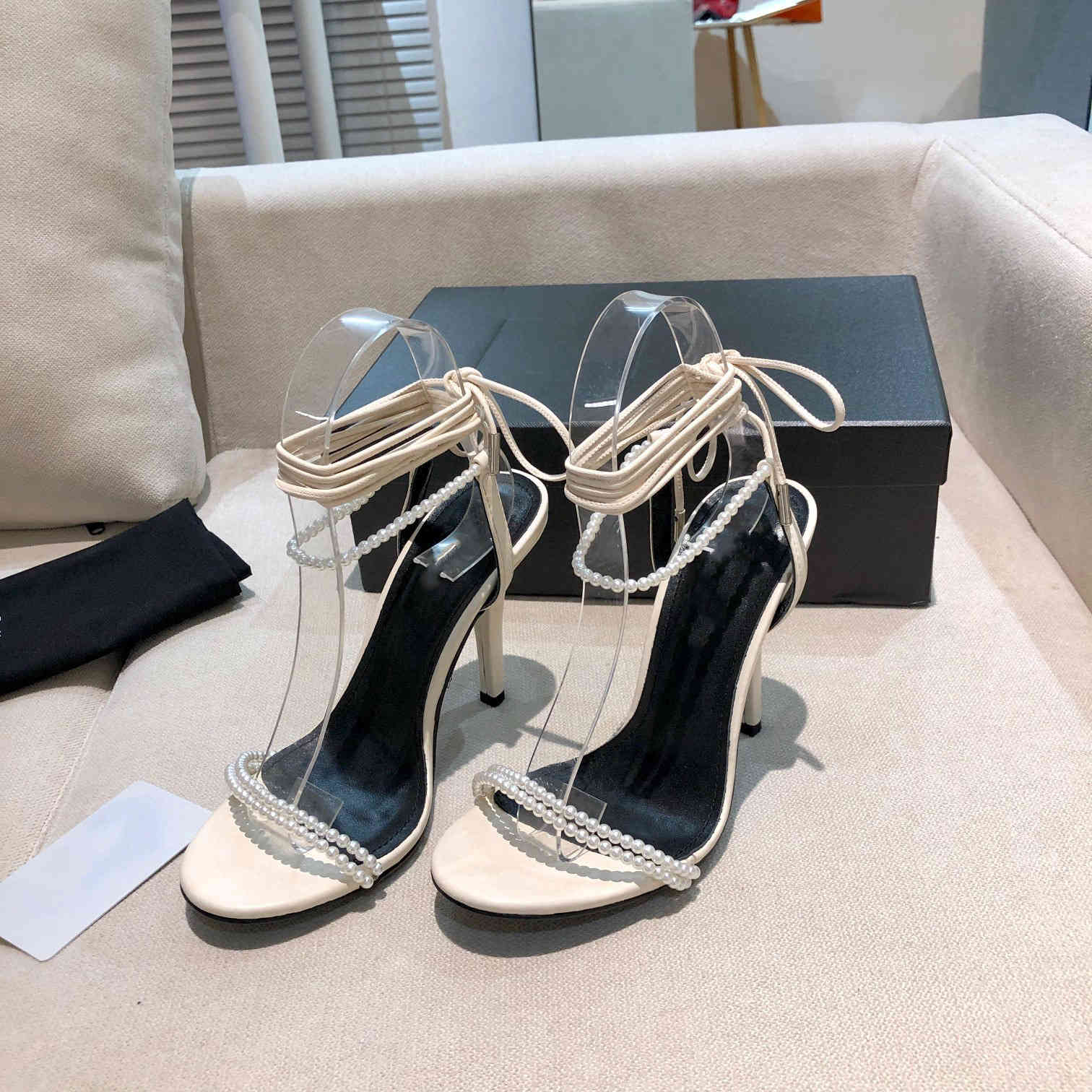 2021 Spring summer genuine leather Pearl sandals with straps high heel round toe bridal crystal party wedding women shoes High-end quality, Black
2021 Spring summer genuine leather Pearl sandals with straps high heel round toe bridal crystal party wedding women shoes High-end quality, Black