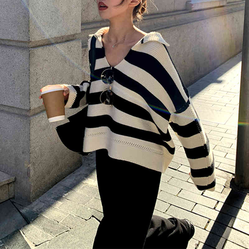 women's sweaters striped-down low-necked sweater, winter collection retro black and white lazy-style loose sweater with displays for th, White;black
women's sweaters striped-down low-necked sweater, winter collection retro black and white lazy-style loose sweater with displays for th, White;black