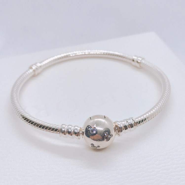 2021 New Price wholesale 925 Sterling Silver bracelet Bangle with LOGO Engraved for 590731cz European Charms and Girlfriend DIY Jewelry Making
2021 New Price wholesale 925 Sterling Silver bracelet Bangle with LOGO Engraved for 590731cz European Charms and Girlfriend DIY Jewelry Making