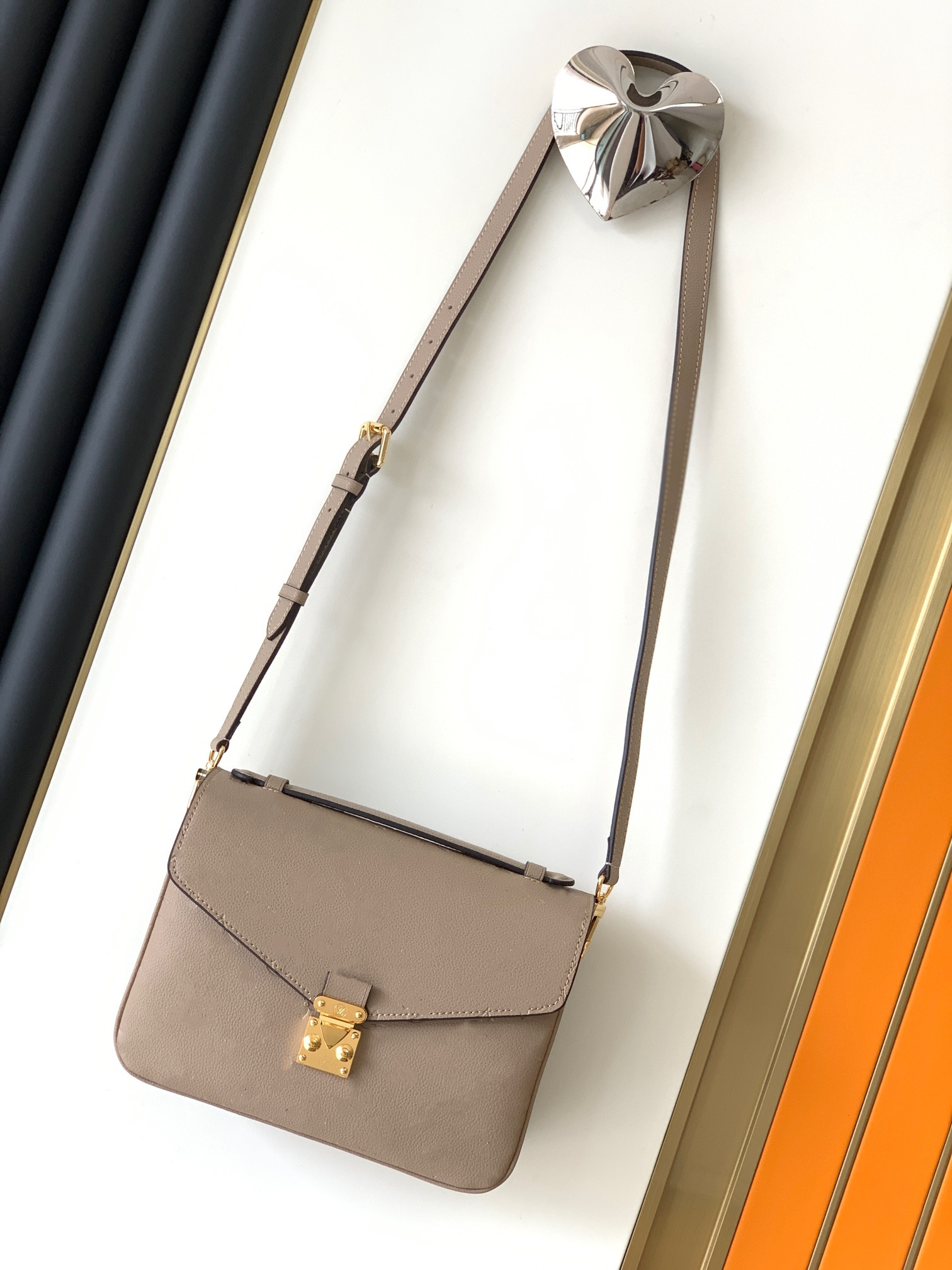 shoulder bag women's sales discount premium Metis handbag leather handle brand designer letter embossed Plaids, Box
shoulder bag women's sales discount premium Metis handbag leather handle brand designer letter embossed Plaids, Box