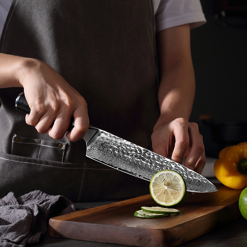 Damascene chef knife, black glass fiber hilt, natural grain on blade, sharp edge, high hardness, good heat r and corrosion resistance of hilt
Damascene chef knife, black glass fiber hilt, natural grain on blade, sharp edge, high hardness, good heat r and corrosion resistance of hilt