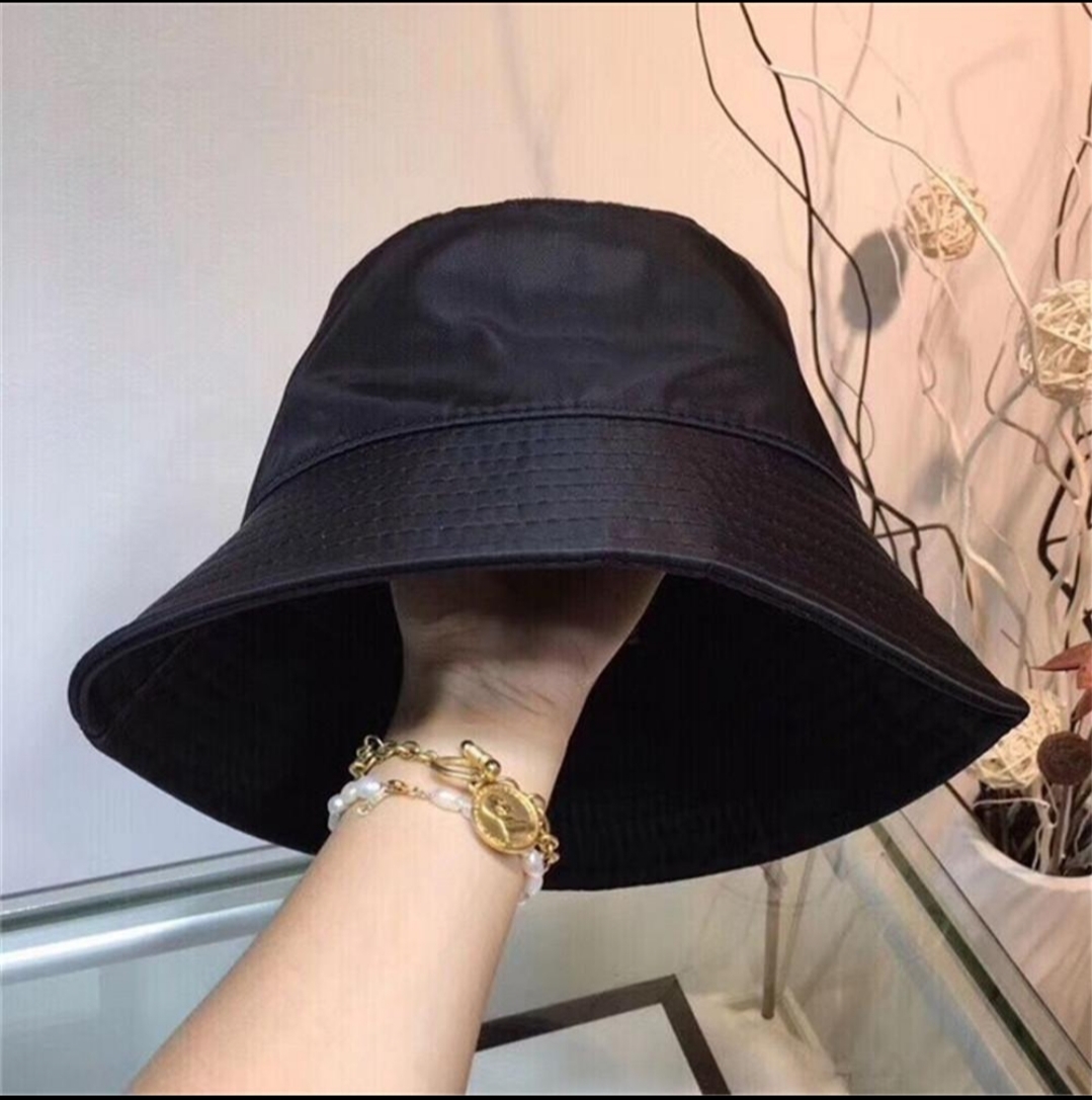 2021 New Style badge Letter Bucket Hats Women Fashion Basin Hat Nylon Sun Cap Black Outdoor Travel Hat Men cap, Blue;gray
2021 New Style badge Letter Bucket Hats Women Fashion Basin Hat Nylon Sun Cap Black Outdoor Travel Hat Men cap, Blue;gray