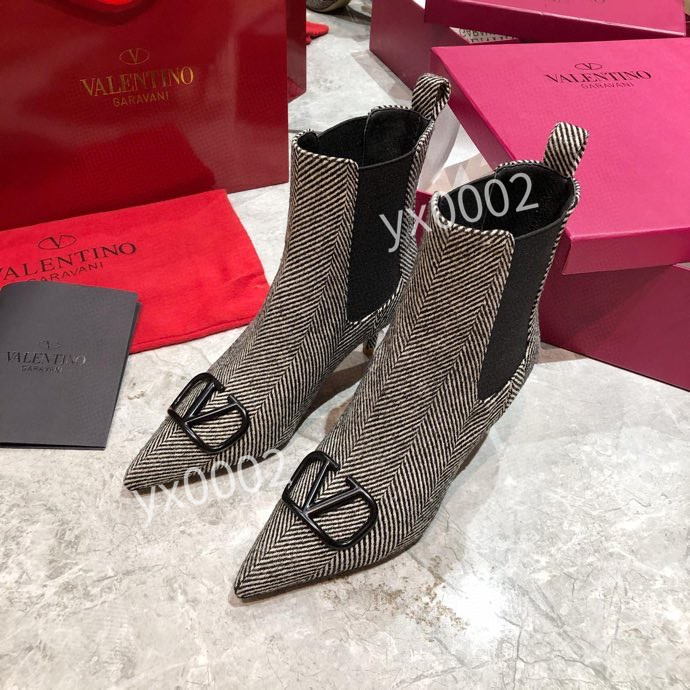 2022 Fashion quality Explosion boots models designer high-elastic women high-heeled shoes top luxury personalized boots 35-41, 02 
2022 Fashion quality Explosion boots models designer high-elastic women high-heeled shoes top luxury personalized boots 35-41, 02