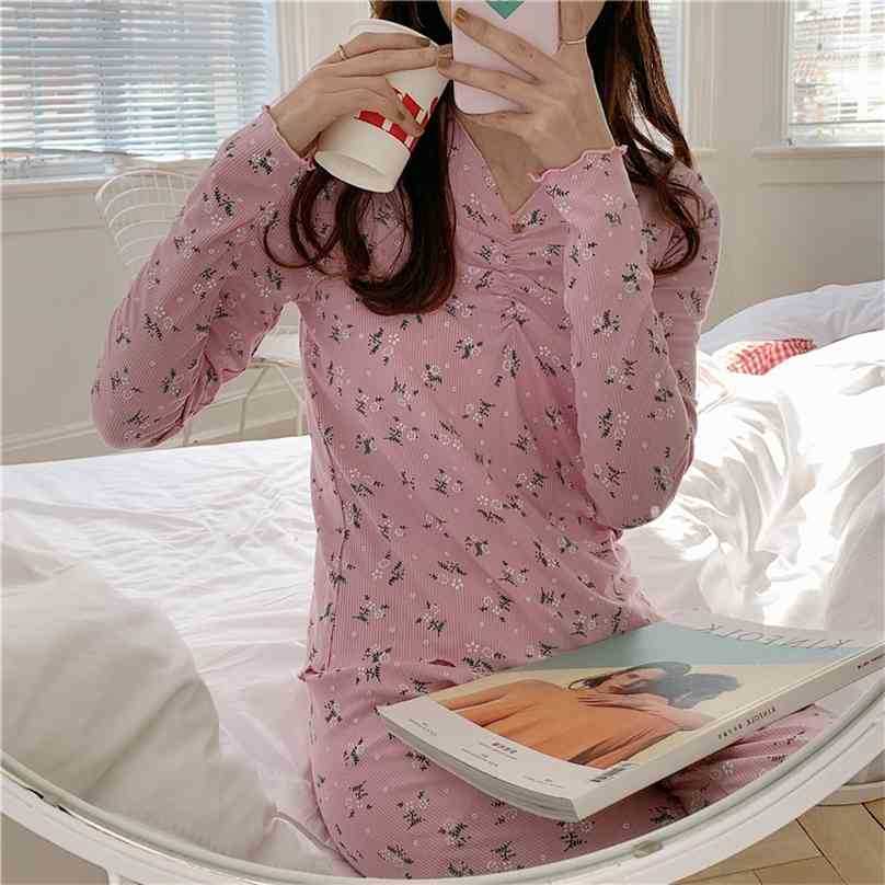 V-Neck Sleepwear Spring Floral Printed Women Home Chic Comfortable Korean Cotton Fashion Pajamas Suits Sets 210525, Photo color
V-Neck Sleepwear Spring Floral Printed Women Home Chic Comfortable Korean Cotton Fashion Pajamas Suits Sets 210525, Photo color