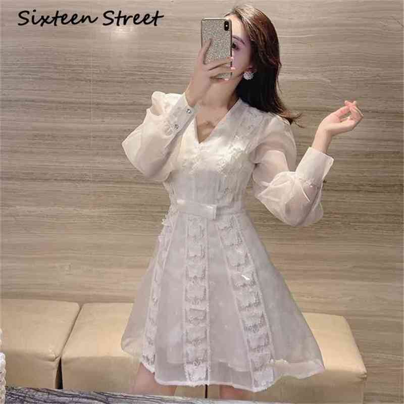 Elegant V-neck Dress Woman Lantern Sleeve white solid lace butterfly Spring Short dress female vintage vestido autumn 210603
Elegant V-neck Dress Woman Lantern Sleeve white solid lace butterfly Spring Short dress female vintage vestido autumn 210603