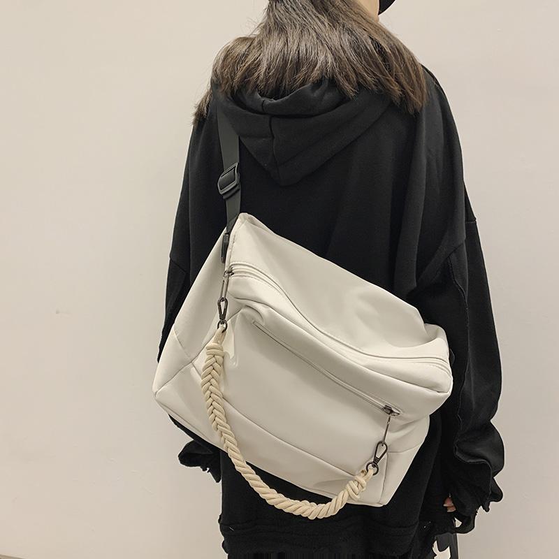 Cross Body Autumn Female Bag Ins Style Niche Design Sense Canvas Shoulder Messenger College Student Class, White - pendant
Cross Body Autumn Female Bag Ins Style Niche Design Sense Canvas Shoulder Messenger College Student Class, White - pendant