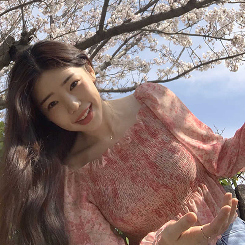 Korejpaa Women Shirt Summer Korean Chic Girls Gentle Sweet Wooden Ear Stitching Pleated Flared Sleeve Chiffon Floral Blouse 210526