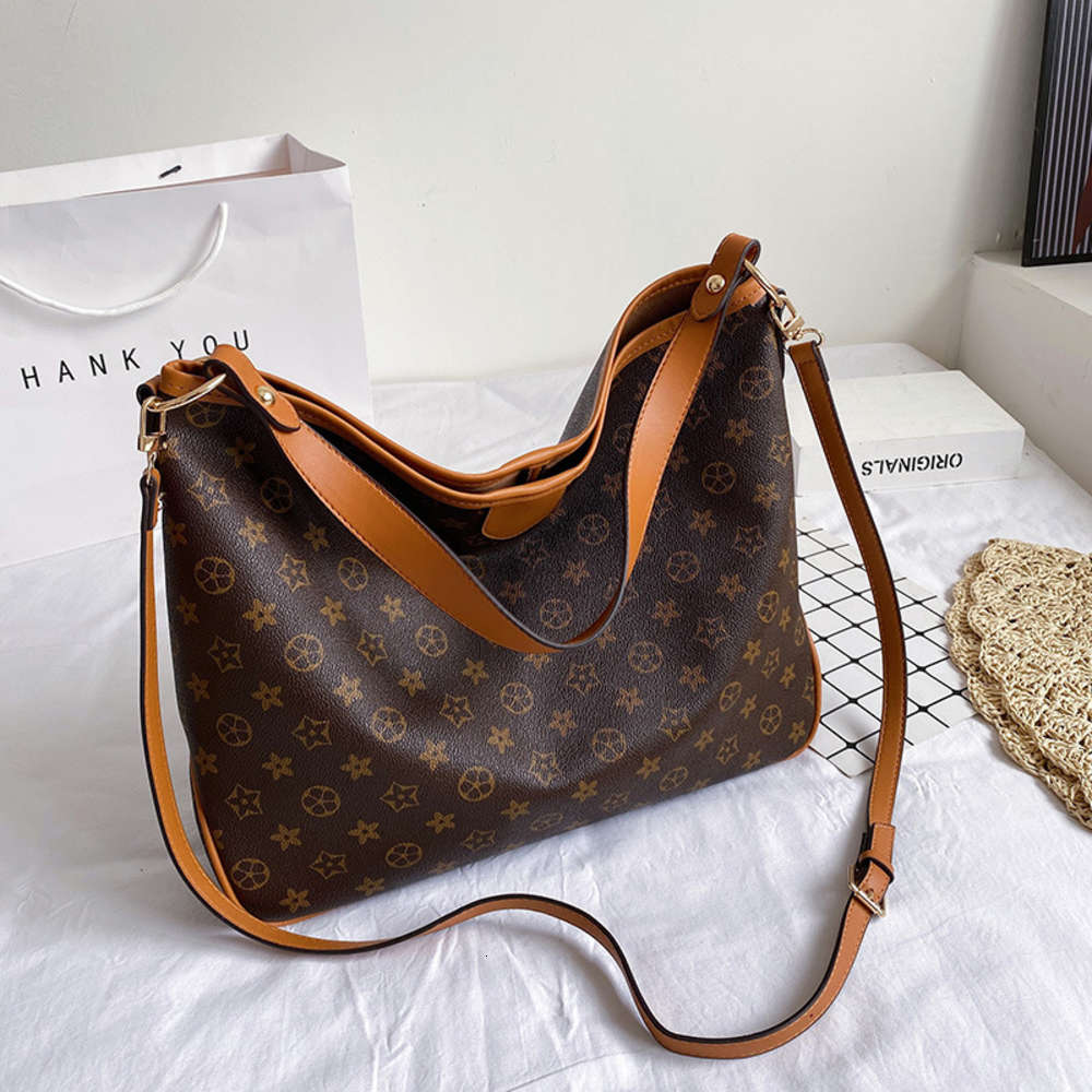 Hand bag Advanced sense large capacity women's single shoulder Classic Bag Messenger Pu soft leather fashion, Sky blue
Hand bag Advanced sense large capacity women's single shoulder Classic Bag Messenger Pu soft leather fashion, Sky blue