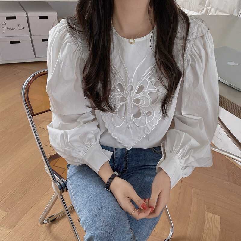 Spring Chic Hollow Embroidery Puff Long Sleeve Women Shirts Vintage White Ladies Blusa Casual Female Tops 210526
Spring Chic Hollow Embroidery Puff Long Sleeve Women Shirts Vintage White Ladies Blusa Casual Female Tops 210526