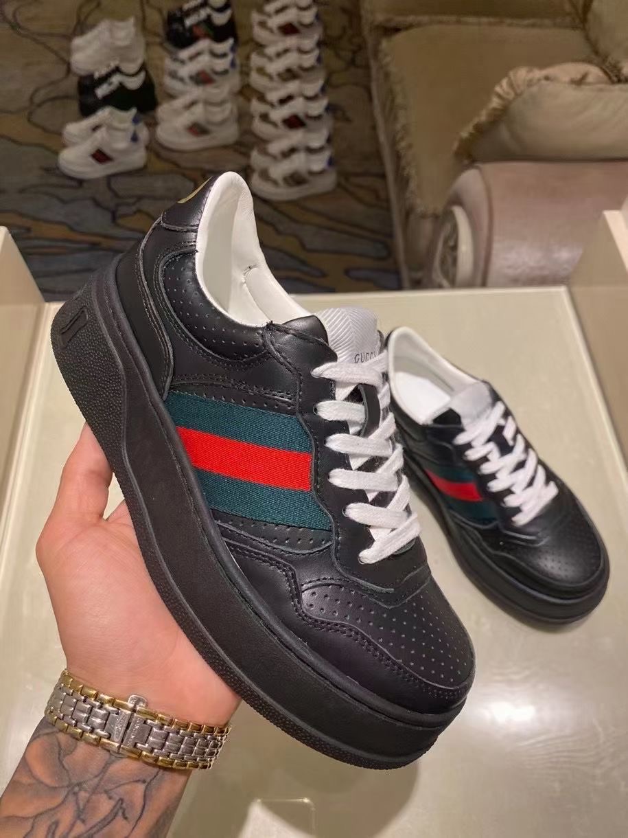 Fashion Male Casual Breathable Shoes Genuine Leather Designer Brand Sneakers Trainers Men Platform Running Sports Shoes Size 39-46, White 2
Fashion Male Casual Breathable Shoes Genuine Leather Designer Brand Sneakers Trainers Men Platform Running Sports Shoes Size 39-46, White 2