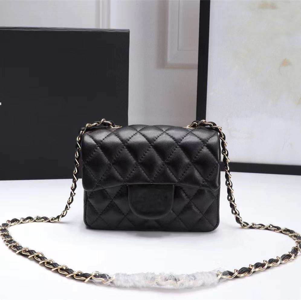 Classic female luxury high-end leather counter metal, independent design, original quality, one-shoulder cross-body bag, Wine red
Classic female luxury high-end leather counter metal, independent design, original quality, one-shoulder cross-body bag, Wine red