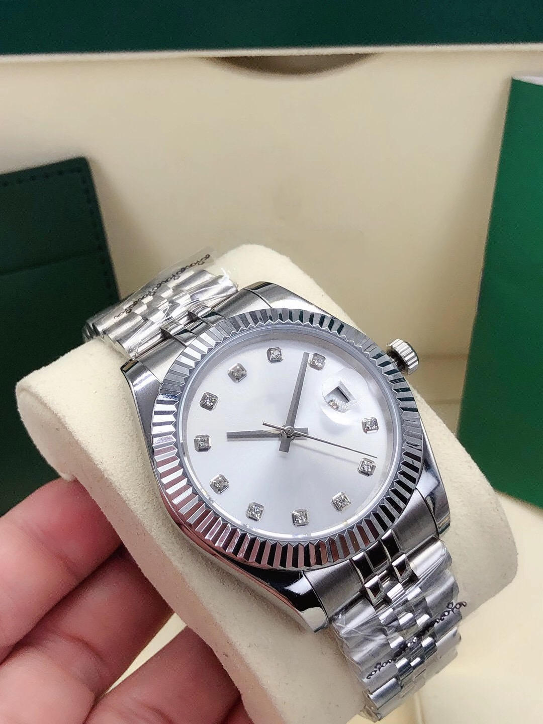 Newest Fashion Day Date Mens Watches Stainless Steel Automatic Movement Mechanical Wristwatches High Quality 41mm Diamond Man Clock Male Wristwatch, Sapphire glass
Newest Fashion Day Date Mens Watches Stainless Steel Automatic Movement Mechanical Wristwatches High Quality 41mm Diamond Man Clock Male Wristwatch, Sapphire glass