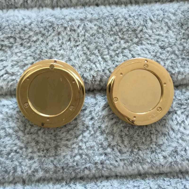 2021 Not Faded Classic Design Women Mens Earrings Hip Hop Diamond Stud Earings Iced Out Bling Rock Punk Round Wedding Gift Wholesale, Golden;silver
2021 Not Faded Classic Design Women Mens Earrings Hip Hop Diamond Stud Earings Iced Out Bling Rock Punk Round Wedding Gift Wholesale, Golden;silver