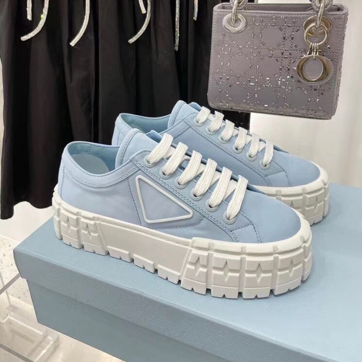 women Casual shoes fashion lady sneakers brand girl sneaker Letters lace up woman shoe with box 
women Casual shoes fashion lady sneakers brand girl sneaker Letters lace up woman shoe with box