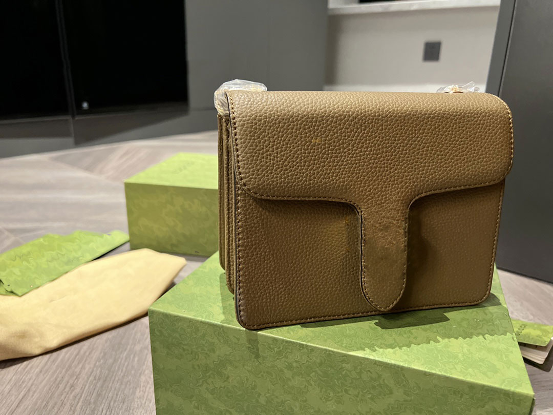 Designer Pebbled Leather Messenger Bag Organ Bag Chain One Shoulder Crossbody Double G bags high quality
Designer Pebbled Leather Messenger Bag Organ Bag Chain One Shoulder Crossbody Double G bags high quality