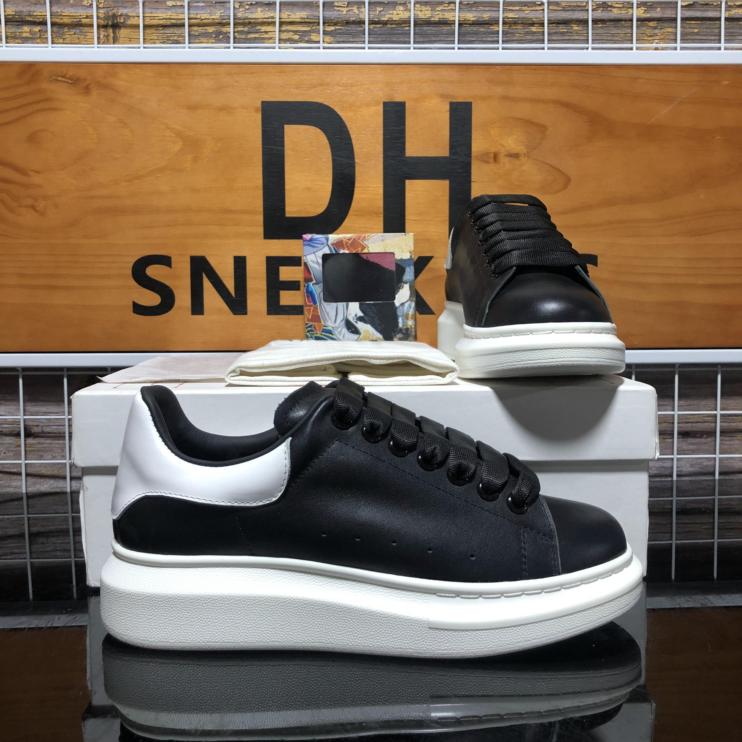 Top Quality Brand Designers Shoes Luxury Genuine Leather Fashion High Platform Men Women Sneakers Male Female White Thick Sole Vulcanize Casual skateboard Sneaker, Customize
Top Quality Brand Designers Shoes Luxury Genuine Leather Fashion High Platform Men Women Sneakers Male Female White Thick Sole Vulcanize Casual skateboard Sneaker, Customize