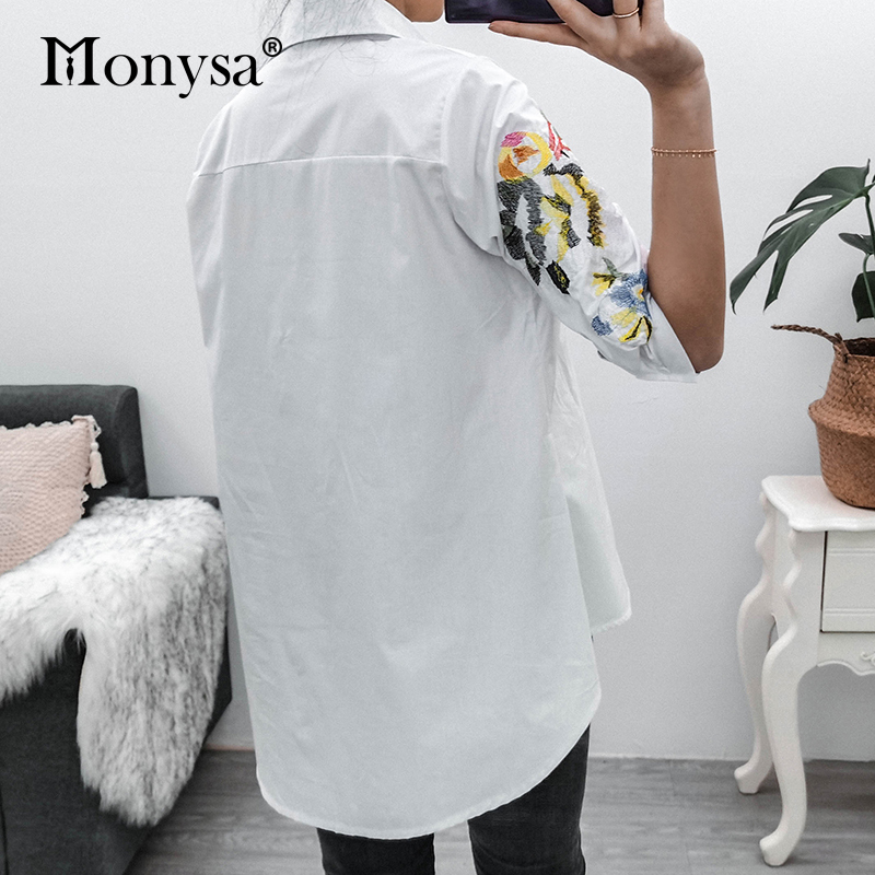 Plus Size Tops Women New Arrival Summer Half Sleeve Floral Embroidery Blouses Ladies Loose Casual Long Shirt White Blue 210225