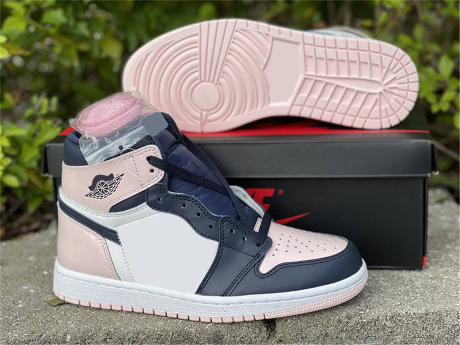 2021 Release 1 High OG Bubble Gum Atmosphere Shoes Banned Fearless Gold Toe White Laser Pink Patent Obsidian Men Women Outdoor Sports Sneake
2021 Release 1 High OG Bubble Gum Atmosphere Shoes Banned Fearless Gold Toe White Laser Pink Patent Obsidian Men Women Outdoor Sports Sneake